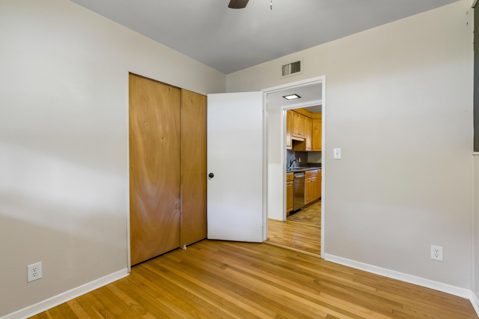 2111 Barbour Drive Photo 30