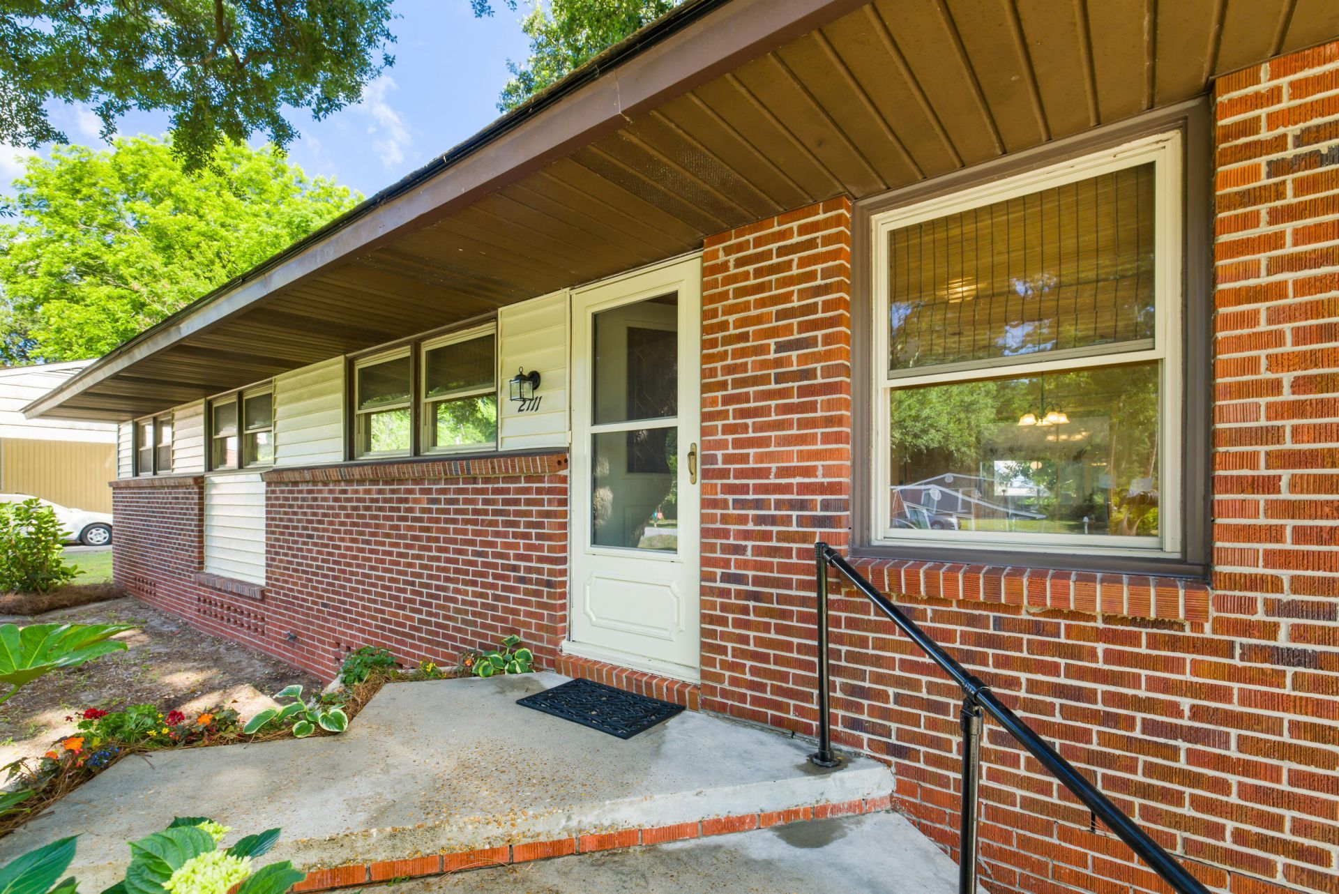 2111 Barbour Drive Photo 4