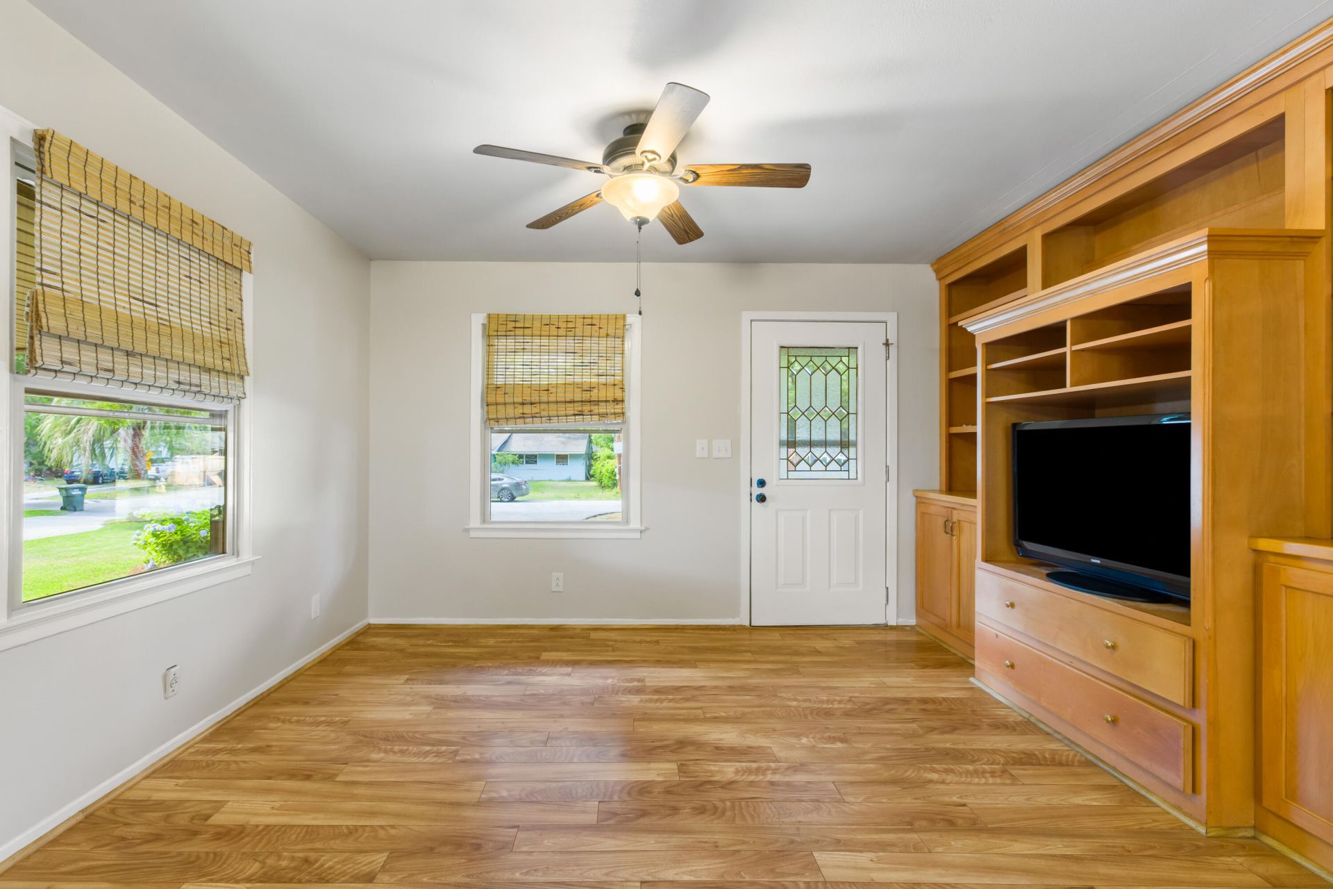 2111 Barbour Drive Photo 8