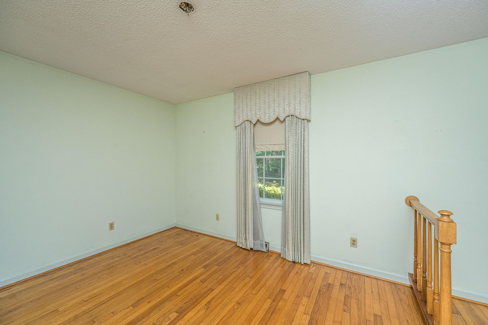 301 Mcclain Street Photo 10