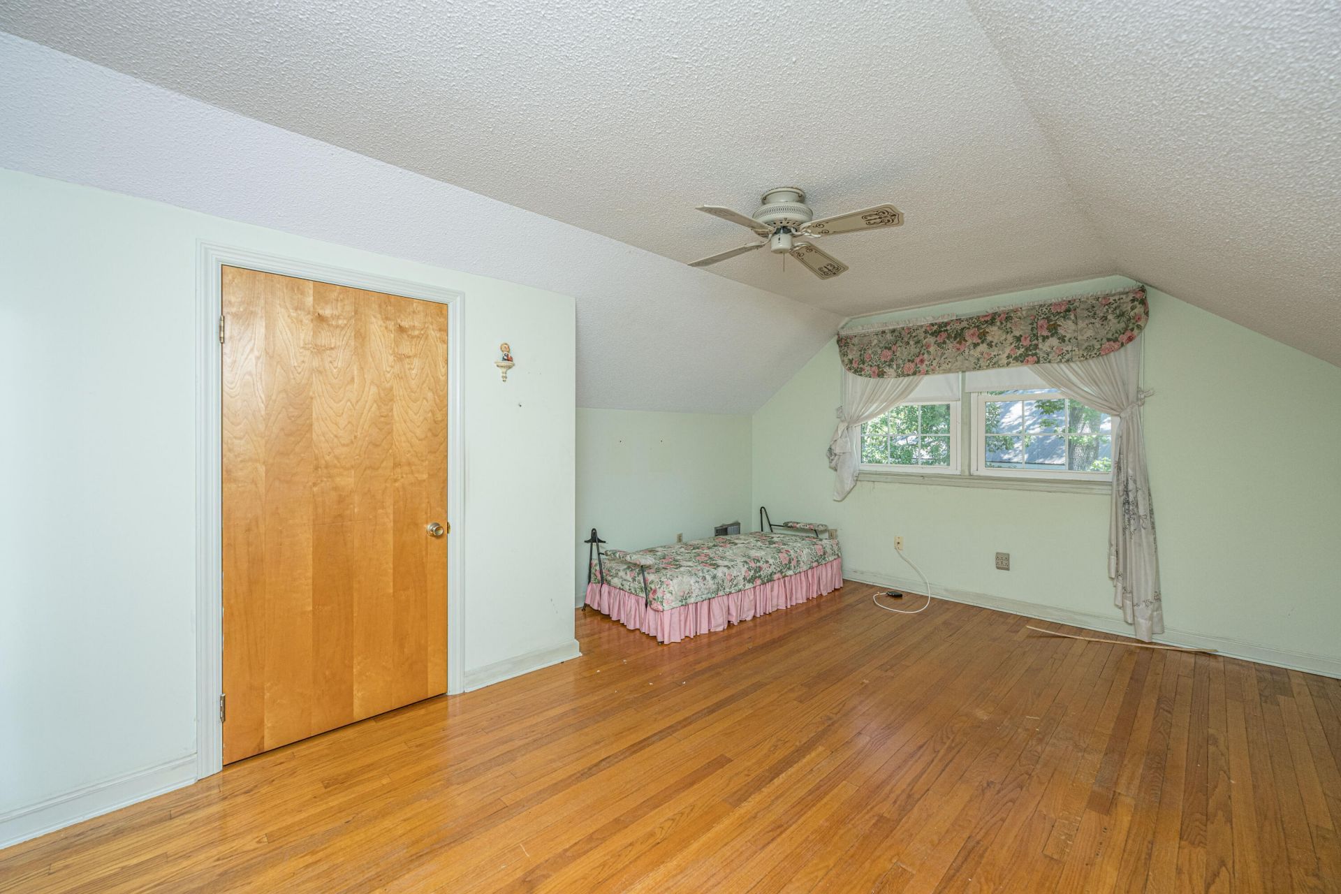 301 Mcclain Street Photo 18