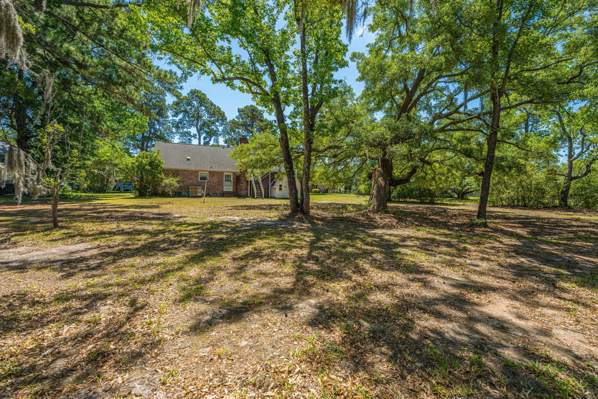 301 Mcclain Street Photo 32