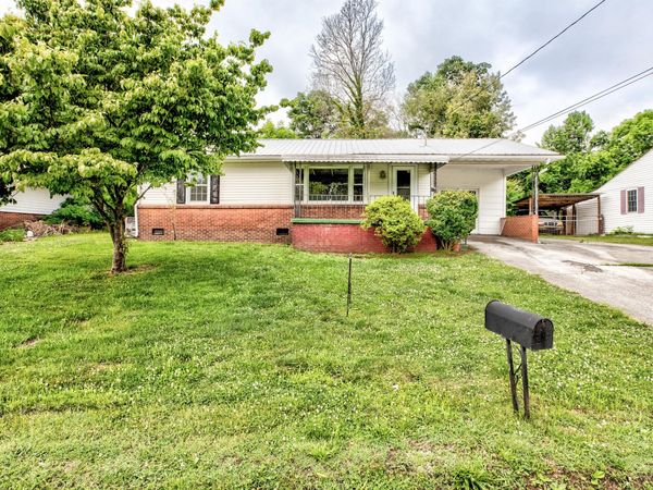 606 S 13th St, LaFollette, TN 37766
