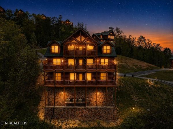 2722 Mountain Perserve Drive, Sevierville, TN 37862