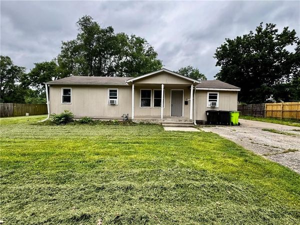 17210 Chestnut Drive, Belton, MO 64012