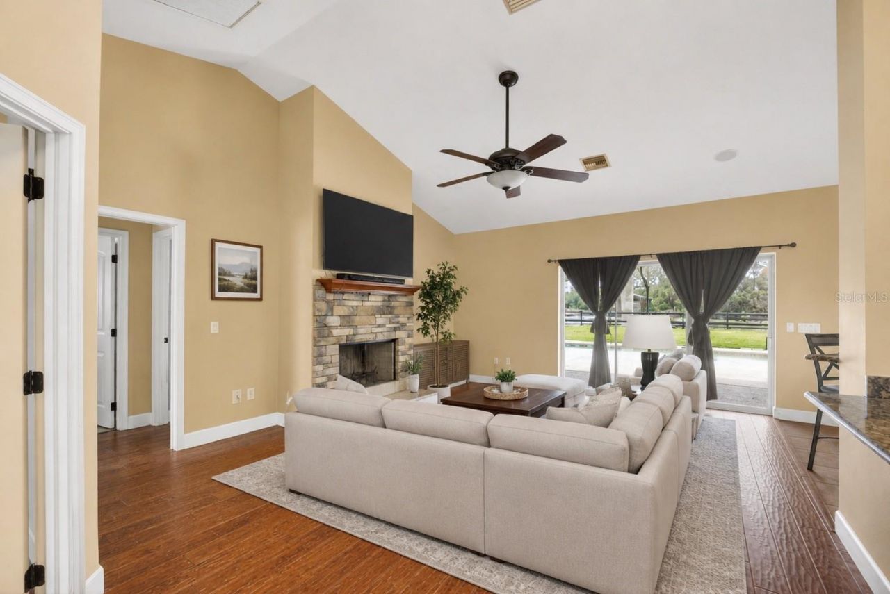 1098 NW 165th Court Road, Dunnellon, FL 34432 Photo