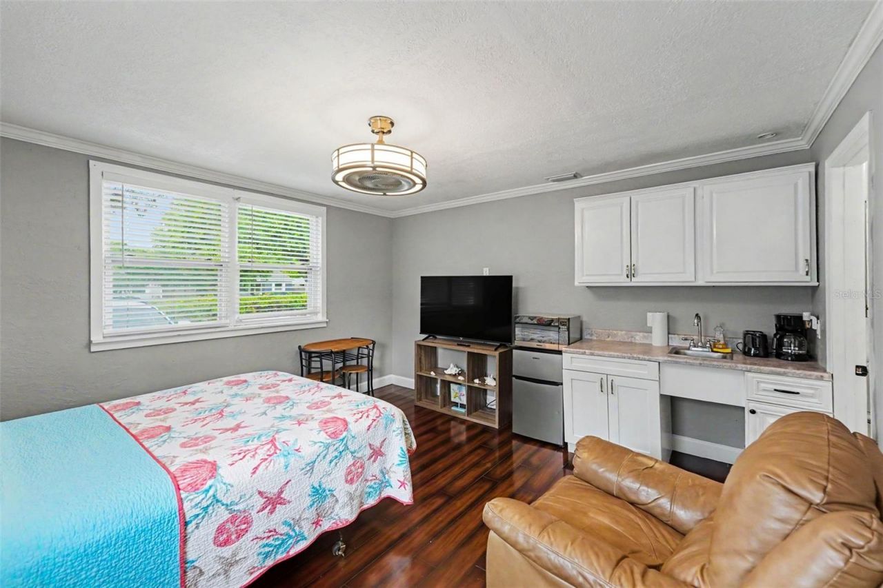 6242 5th Avenue N, Saint Petersburg, FL 33710 Photo