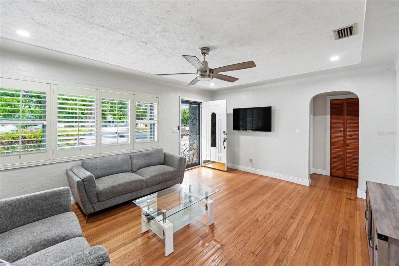 6242 5th Avenue N, Saint Petersburg, FL 33710 Photo