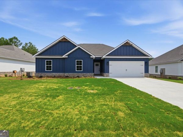 210 Hampton Chase, Perry, GA 31069