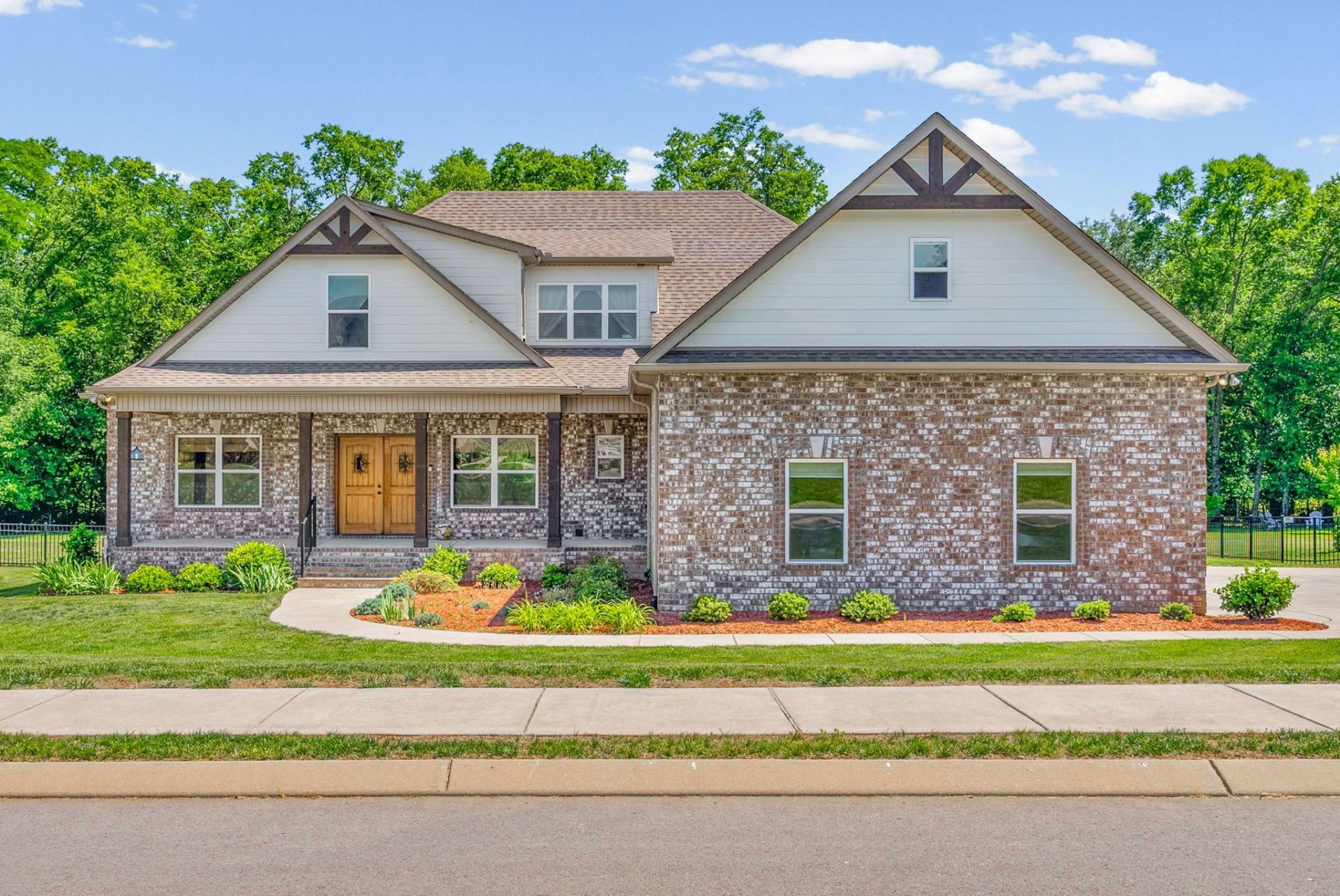 2015 Everest Dr, Gallatin, TN 37066 Main Photo
