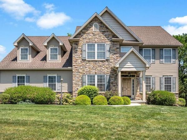 1915 OSPREY CIRCLE, MECHANICSBURG, PA 17050
