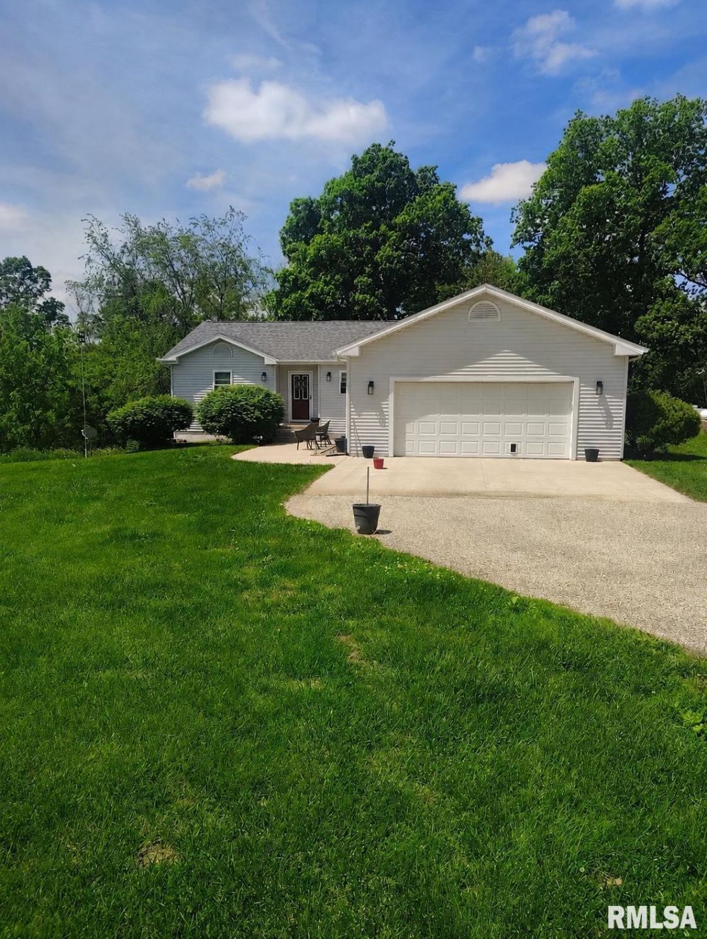 30720 N Norris Blacktop Road, Farmington, IL 61531 Main Photo