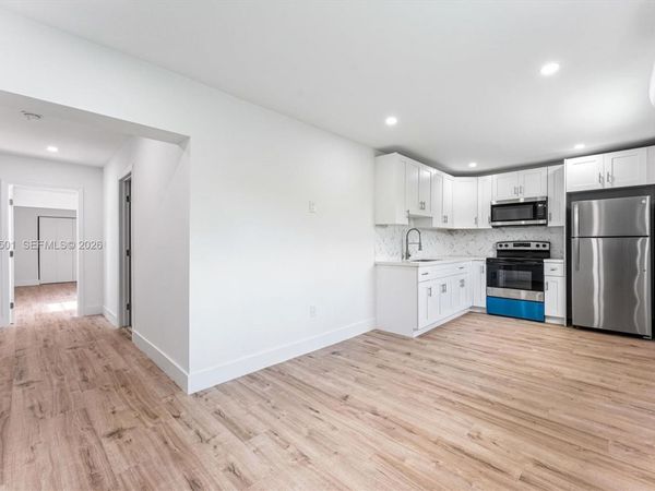 9720 NW 24th Pl , Unit B, Sunrise, FL 33322