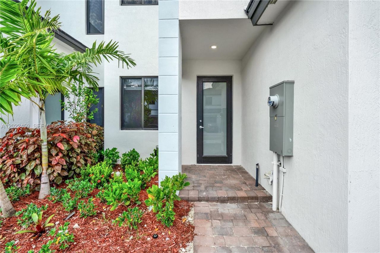 13642 SW 157th Pl , Miami, FL 33196 Photo