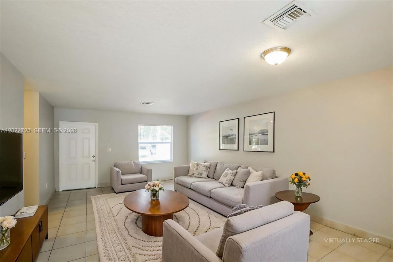 19420 NW 32nd Ave, Miami Gardens, FL 33056 Photo