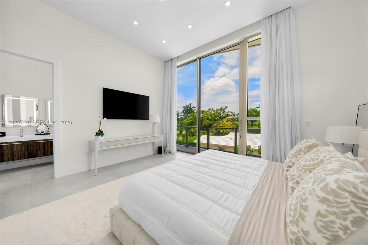 1201 W 47th St, Miami Beach, FL 33140 Photo