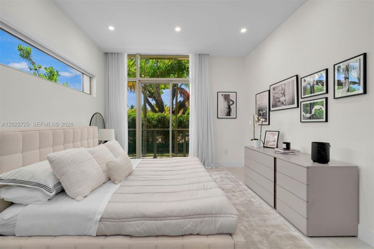 1201 W 47th St, Miami Beach, FL 33140 Photo