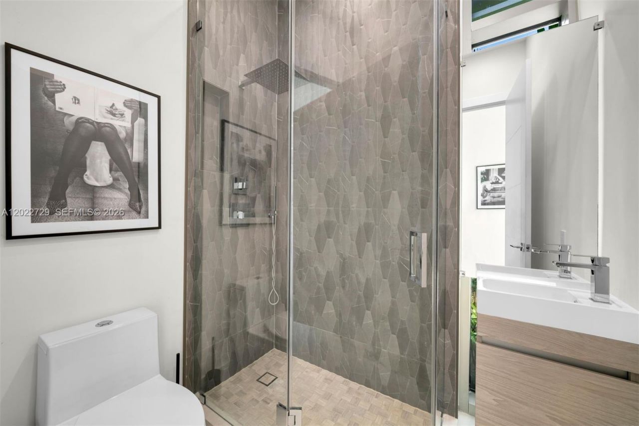 1201 W 47th St, Miami Beach, FL 33140 Photo