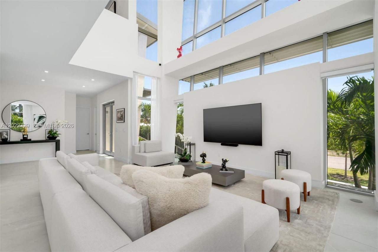 1201 W 47th St, Miami Beach, FL 33140 Photo