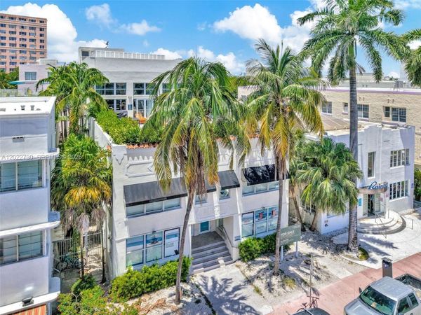 826 Collins Ave , Miami Beach, FL 33139