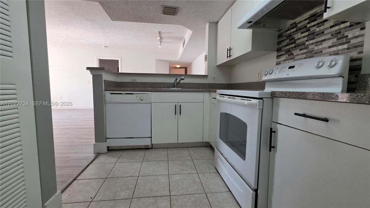 5011 Wiles Rd , Unit 203, Coconut Creek, FL 33073 Photo
