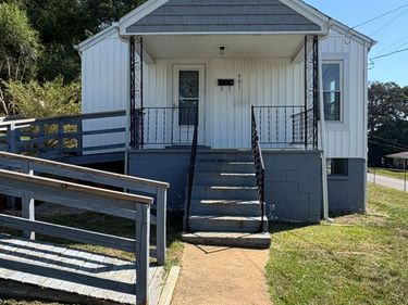 901 Lola, Altavista, VA 24517