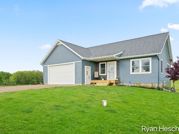 10591 Hastings Road, Clarksville, MI 48815