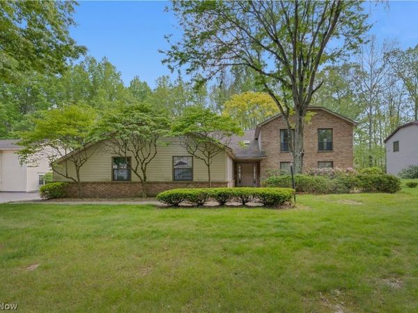1341 Fox Run Drive, Youngstown, OH 44512