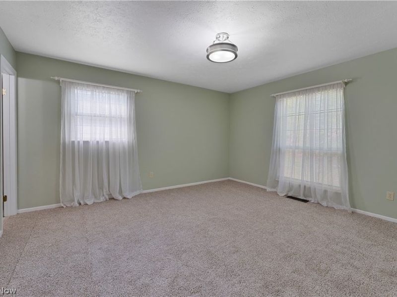 1341 Fox Run Drive, Youngstown, OH 44512 Photo 13