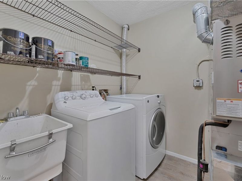 1341 Fox Run Drive, Youngstown, OH 44512 Photo 18