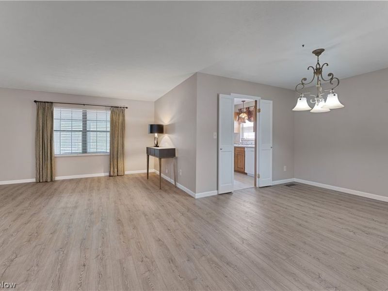 1341 Fox Run Drive, Youngstown, OH 44512 Photo 7