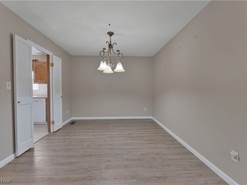1341 Fox Run Drive, Youngstown, OH 44512 Photo 8