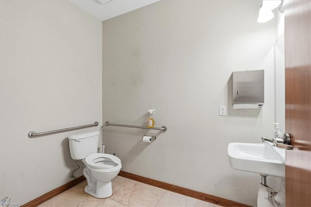 2224 Trade Center Way, Naples, FL 34109 Photo