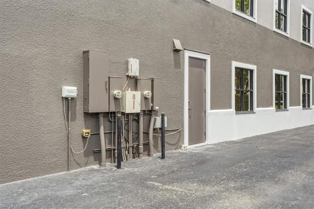 2224 Trade Center Way, Naples, FL 34109 Photo