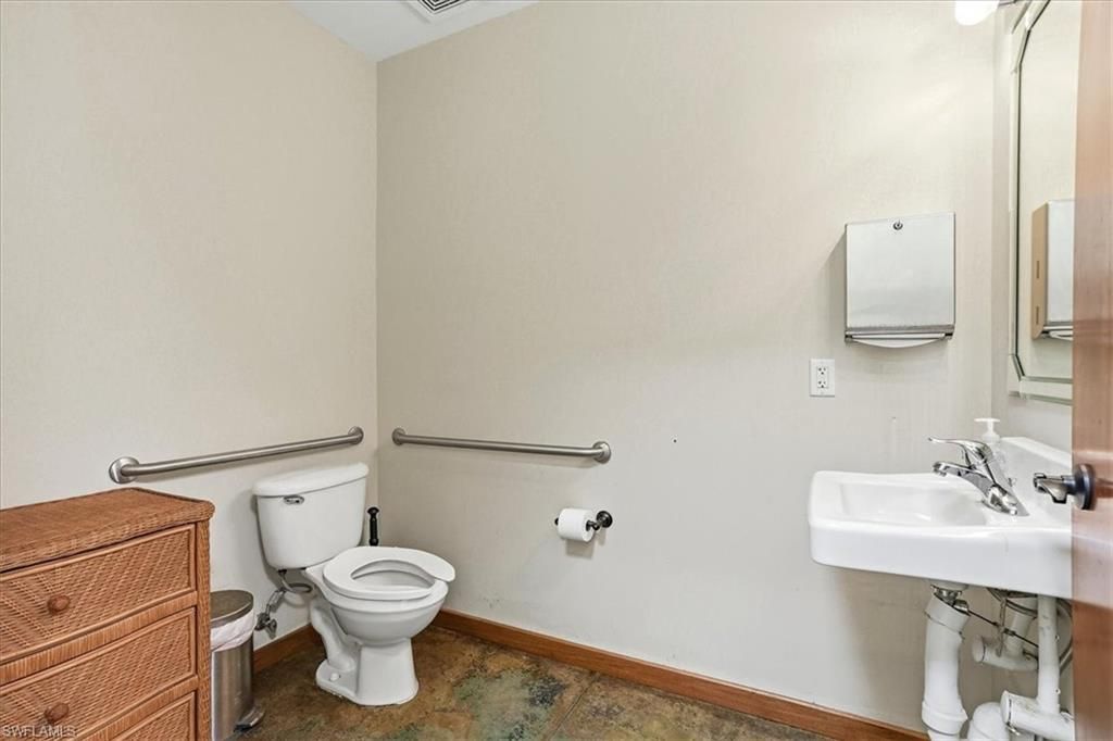 2224 Trade Center Way, Naples, FL 34109 Photo