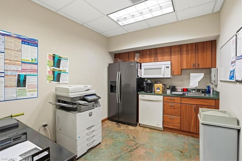 2224 Trade Center Way, Naples, FL 34109 Photo