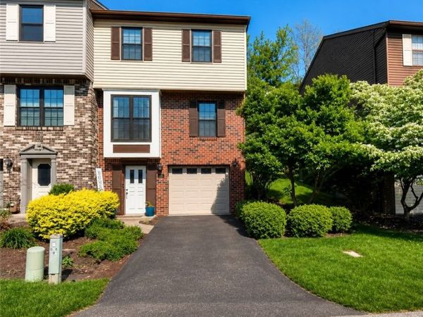 736 Windvue Dr, Pittsburgh, PA 15205