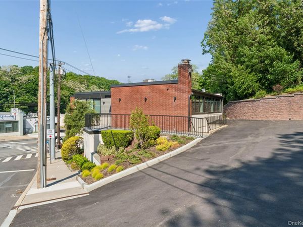 780 New York Avenue , Unit B, Huntington, NY 11743