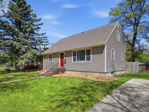 1707 6th Avenue S, Fargo, ND 58103
