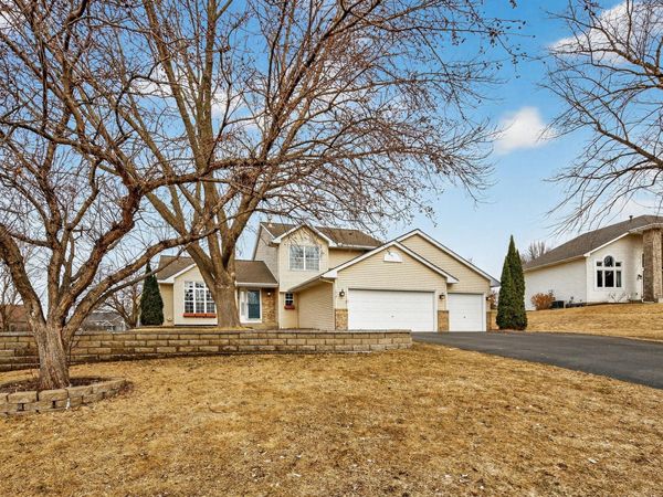 392 Pendryn Hill Curve, Woodbury, MN 55125