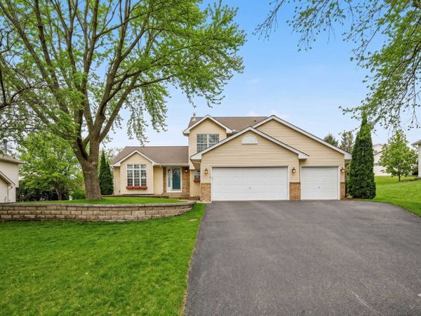 392 Pendryn Hill Curve, Woodbury, MN 55125