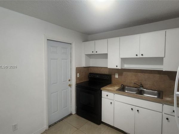 2395 NW 82nd St , Unit 2395, Miami, FL 33147
