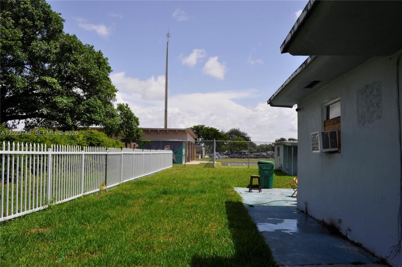 2395 NW 82nd St, Unit 2395, Miami, FL 33147 Photo