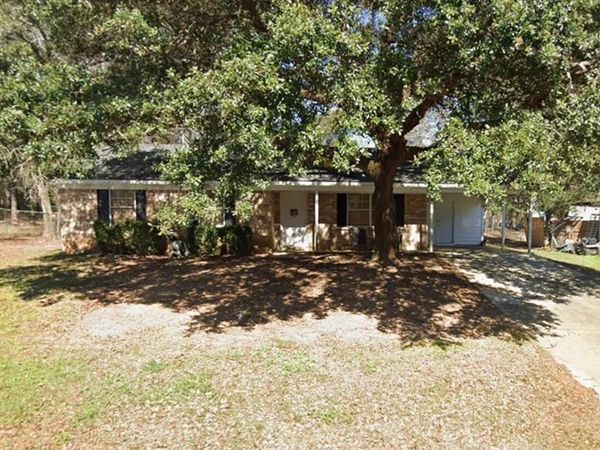 6880 Williamsburg Court , Irvington, AL 36544