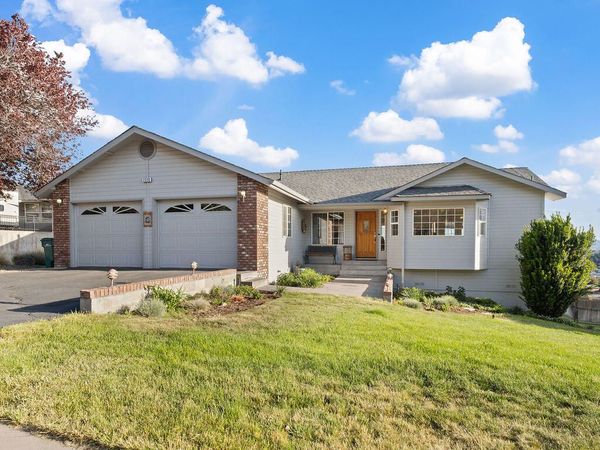 2220 Kimberly Drive, Klamath Falls, OR 97603