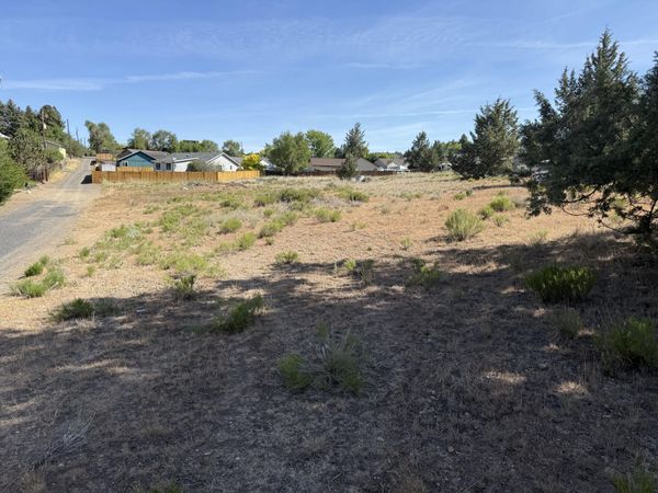 SE Revere Avenue, Unit 25, Madras, OR 97741