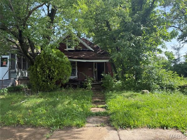 5649 Roosevelt Place , St Louis, MO 63120
