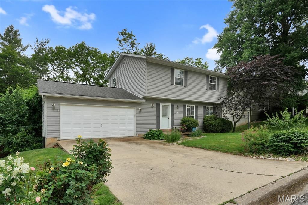 4723 Brecht Lane , Godfrey, IL 62035 Main Photo