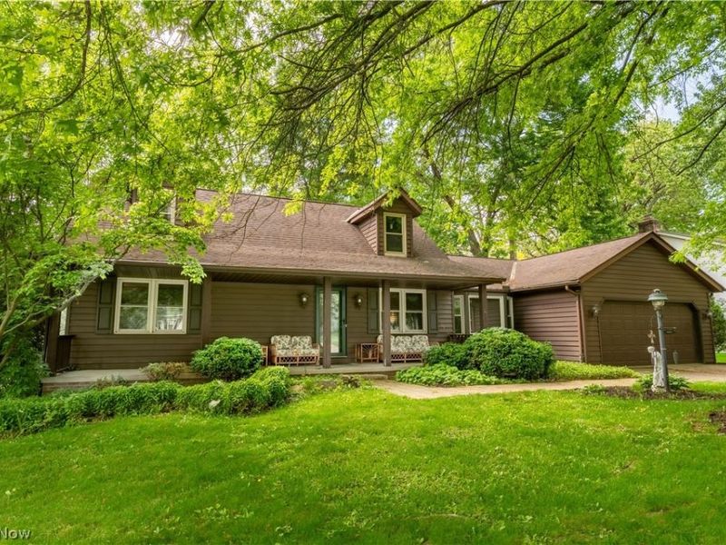 1649 Harmony Lane SW, North Canton, OH 44709 Photo 1