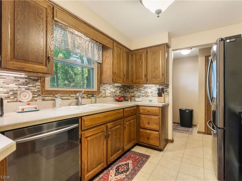1649 Harmony Lane SW, North Canton, OH 44709 Photo 7